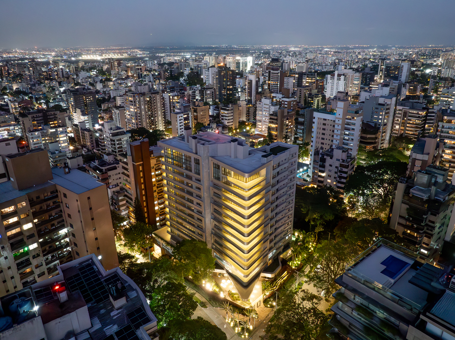 Cyrela Pininfarina - Fachada noturna